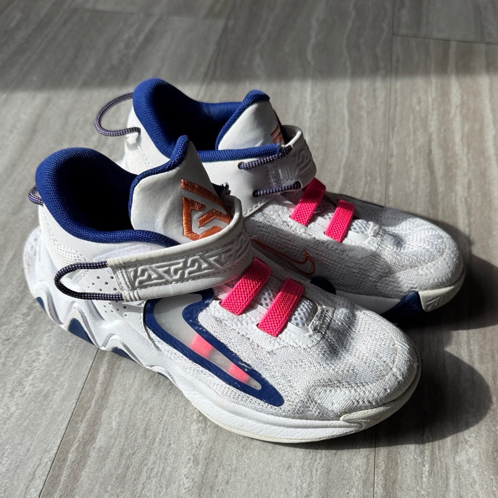 Yannis Immortality Basketball Athletic Shoes with Pink and Blue Accents